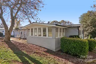 201 Cranbrook Cir, Hendersonville, NC 28792 - Photo 43