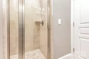 239 N Dotger Ave N, Charlotte, NC 28207 - Photo 21