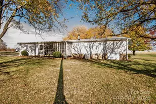 943 Tabor Rd, Olin, NC 28660 - Photo 3