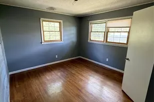 637 N McLin Creek Rd, Conover, NC 28613 - Photo 9