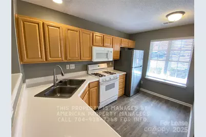 10580 English Setter Way, Charlotte, NC 28269 - Photo 5