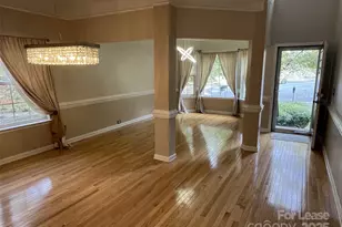 8619 Delamere Ln, Charlotte, NC 28269 - Photo 3