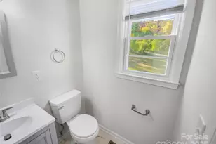 349 Wakefield Dr, Charlotte, NC 28209 - Photo 15