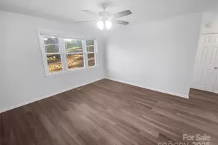 349 Wakefield Dr, Charlotte, NC 28209 - Photo 11