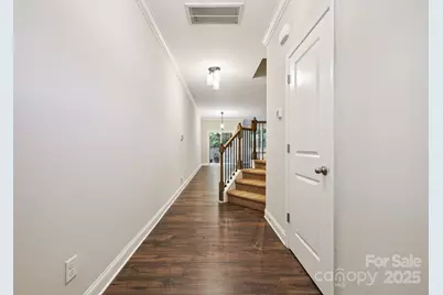 5020 Harris Woods Boulevard, Charlotte, NC 28269 - Photo 3