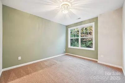 5020 Harris Woods Boulevard, Charlotte, NC 28269 - Photo 19