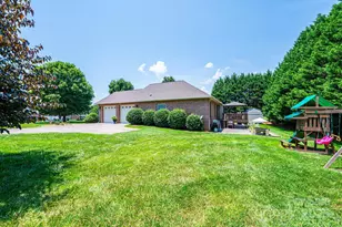 1784 New Star Dr, Newton, NC 28658 - Photo 3