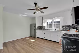 201 W McCubbins St, Salisbury, NC 28144 - Photo 15