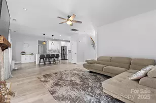 7424 Sugar Maple Ln, Charlotte, NC 28215 - Photo 9