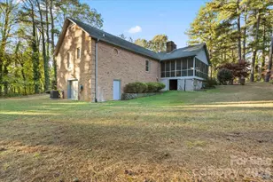 1061 Fairway Dr, Kannapolis, NC 28081 - Photo 41