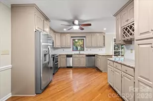 1061 Fairway Dr, Kannapolis, NC 28081 - Photo 9