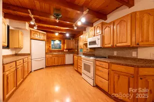 170 Mountain Laurel Ln, Blowing Rock, NC 28605 - Photo 15