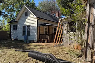 34 Bradley St, Asheville, NC 28806 - Photo 11