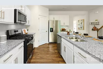 6745 Barcelona Way, Charlotte, NC 28214 - Photo 7