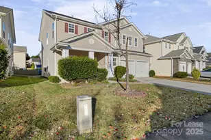 6223 Woodland Commons Dr, Charlotte, NC 28269 - Photo 3