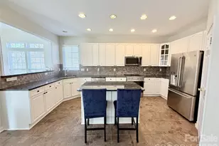 11416 Foggy Bank Ln, Charlotte, NC 28214 - Photo 9