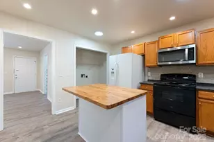 5114 Brooktree Dr, Charlotte, NC 28208 - Photo 9