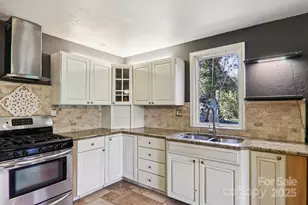 1749 Haywood Rd, Hendersonville, NC 28791 - Photo 3