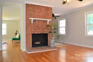 7043 Crossridge Rd, Charlotte, NC 28214 - Photo 7