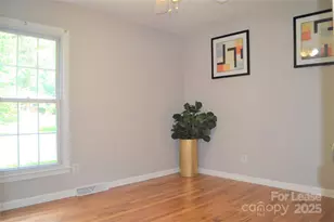 7043 Crossridge Rd, Charlotte, NC 28214 - Photo 9