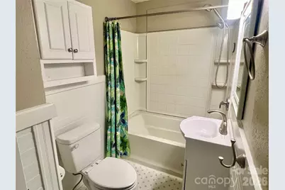 328 11th Street SW, Hickory, NC 28602 - Photo 11