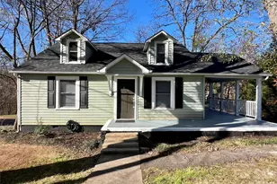 328 11th St SW, Hickory, NC 28602 - Photo 1