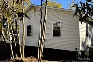 1208 N Ashe Ave, Newton, NC 28658 - Photo 3