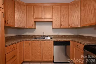 3886 Clay St, Claremont, NC 28610 - Photo 5