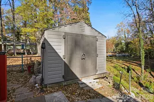 721 Ascot Dr, Charlotte, NC 28215 - Photo 19