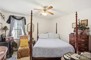 721 Ascot Dr, Charlotte, NC 28215 - Photo 9