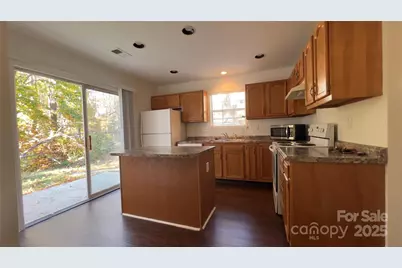 3135 Brockhampton Court, Charlotte, NC 28269 - Photo 13