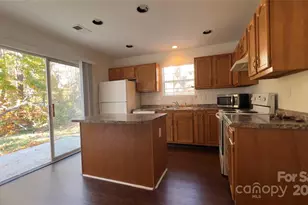 3135 Brockhampton Ct, Charlotte, NC 28269 - Photo 13