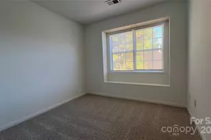 3135 Brockhampton Ct, Charlotte, NC 28269 - Photo 9