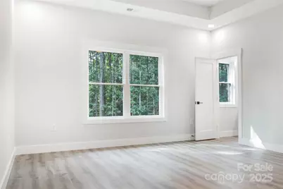 5751 Selkirk Drive, Hickory, NC 28601 - Photo 13