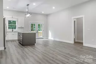 5751 Selkirk Dr, Hickory, NC 28601 - Photo 9