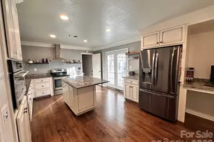 117 Robinson Ave, Matthews, NC 28104 - Photo 9