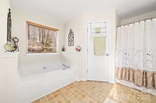 2959/2961 Bearwallow Mountain Rd, Hendersonville, NC 28792 - Photo 23