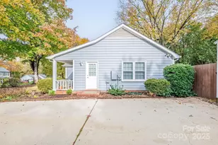 8025 Crockett Ln, Charlotte, NC 28270 - Photo 5