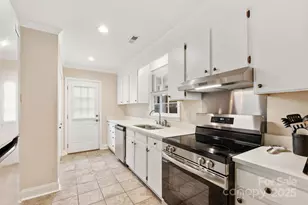 8025 Crockett Ln, Charlotte, NC 28270 - Photo 13