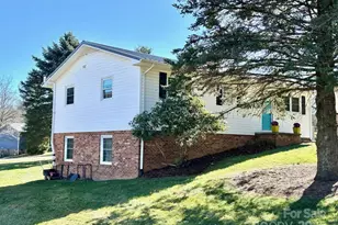 411 Poplar Ave, West Jefferson, NC 28694 - Photo 3