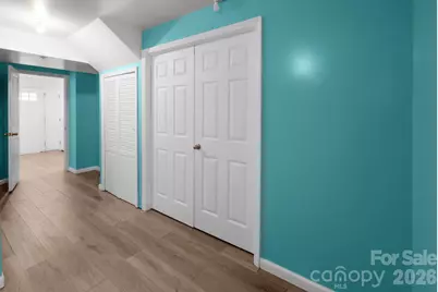 2715 Sydney Overlook Lane, Charlotte, NC 28269 - Photo 3