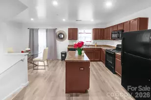 2715 Sydney Overlook Ln, Charlotte, NC 28269 - Photo 5