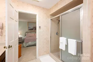 572 N E Shore Dr, Lake Toxaway, NC 28747 - Photo 23