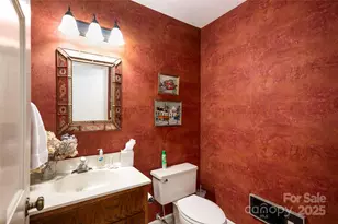 572 N E Shore Dr, Lake Toxaway, NC 28747 - Photo 17