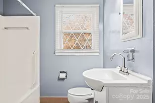 844 Squirrel Hill Rd, Charlotte, NC 28213 - Photo 17