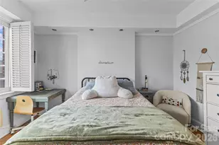 301 W 10th Street W, Charlotte, NC 28202 - Photo 33