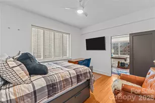 301 W 10th Street W, Charlotte, NC 28202 - Photo 29