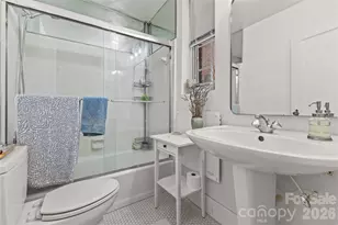 301 W 10th Street W, Charlotte, NC 28202 - Photo 35