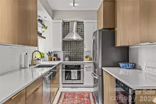 301 W 10th Street W, Charlotte, NC 28202 - Photo 15