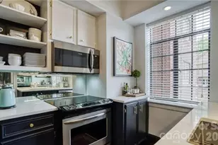 301 W 10th Street W, Charlotte, NC 28202 - Photo 15